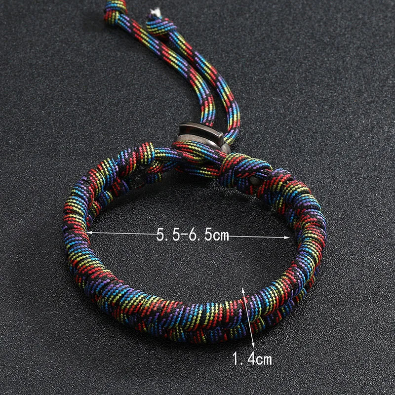 Adjustable handwoven paracord surviva